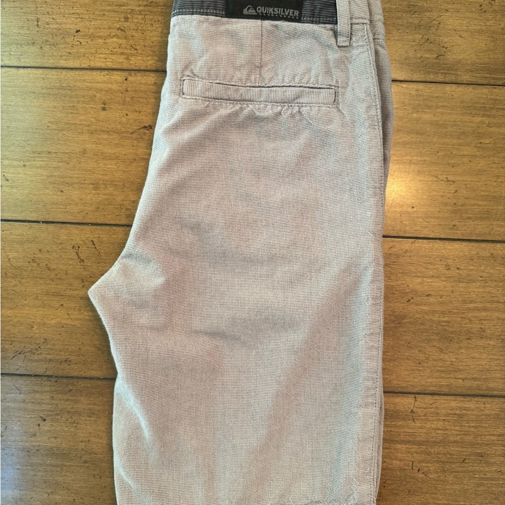 Quiksilver Light Gray Boys Shorts, size 25